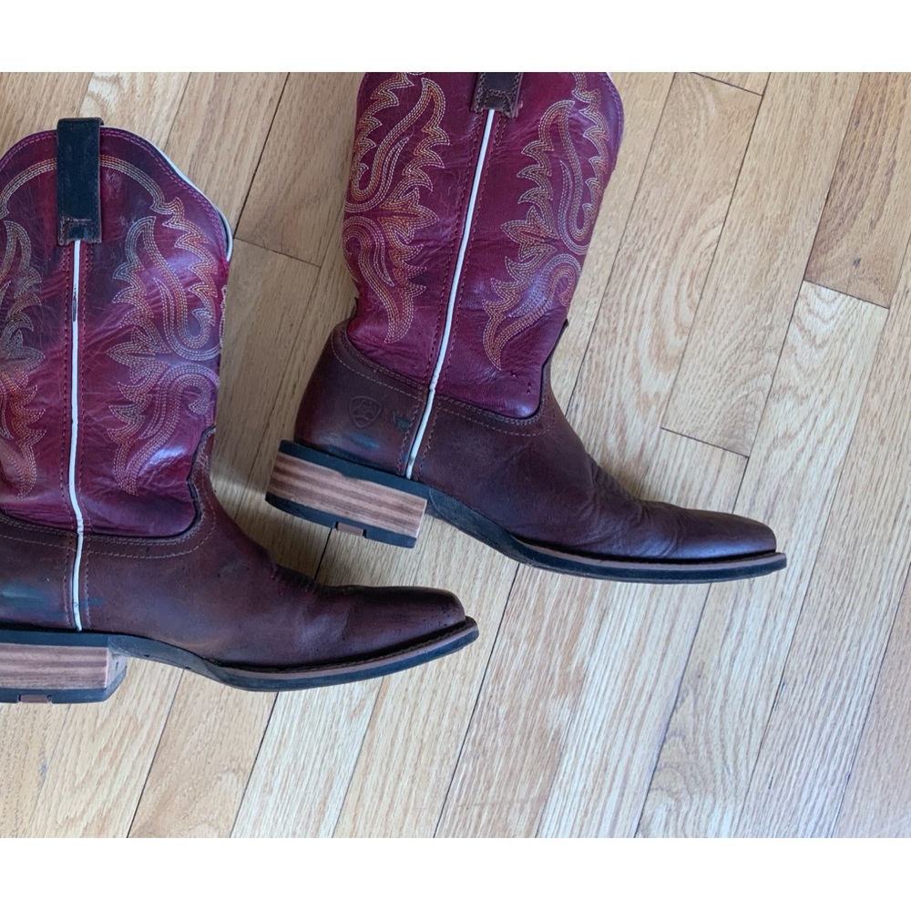 Ariat size 8.5 Western Boot